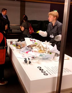 Waste sorting table